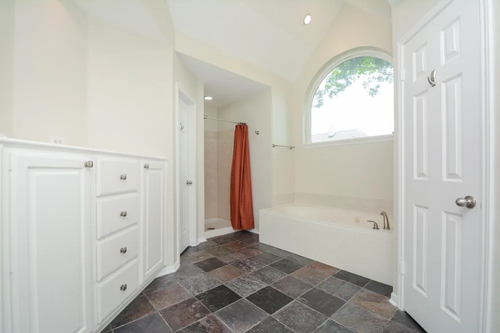 705 Eagle Lakes Drive Friendswood, TX 77546