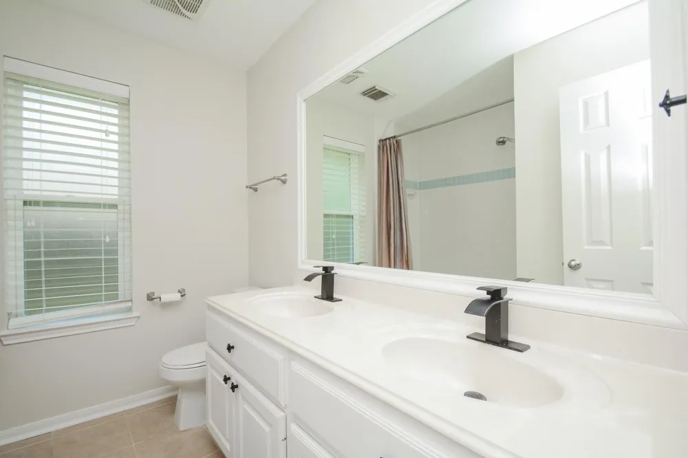 705 Eagle Lakes Drive Friendswood, TX 77546