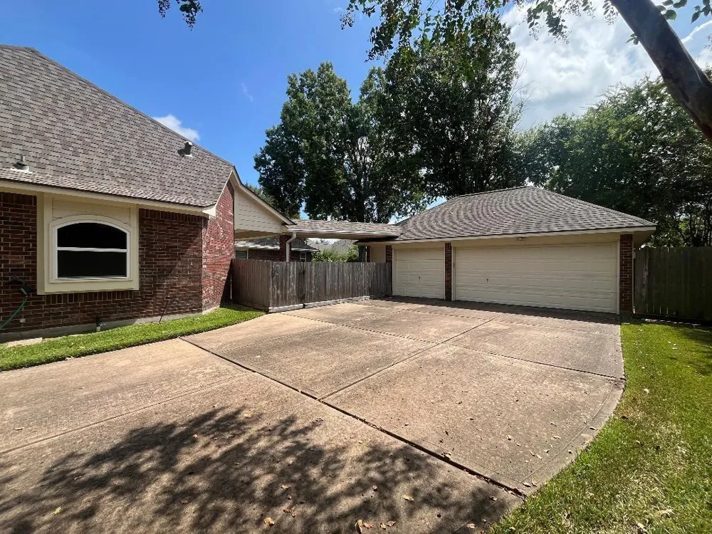 705 Eagle Lakes Drive Friendswood, TX 77546