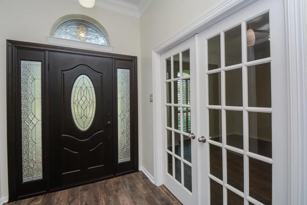 705 Eagle Lakes Drive Friendswood, TX 77546