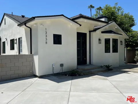 13338 Magnolia Boulevard
