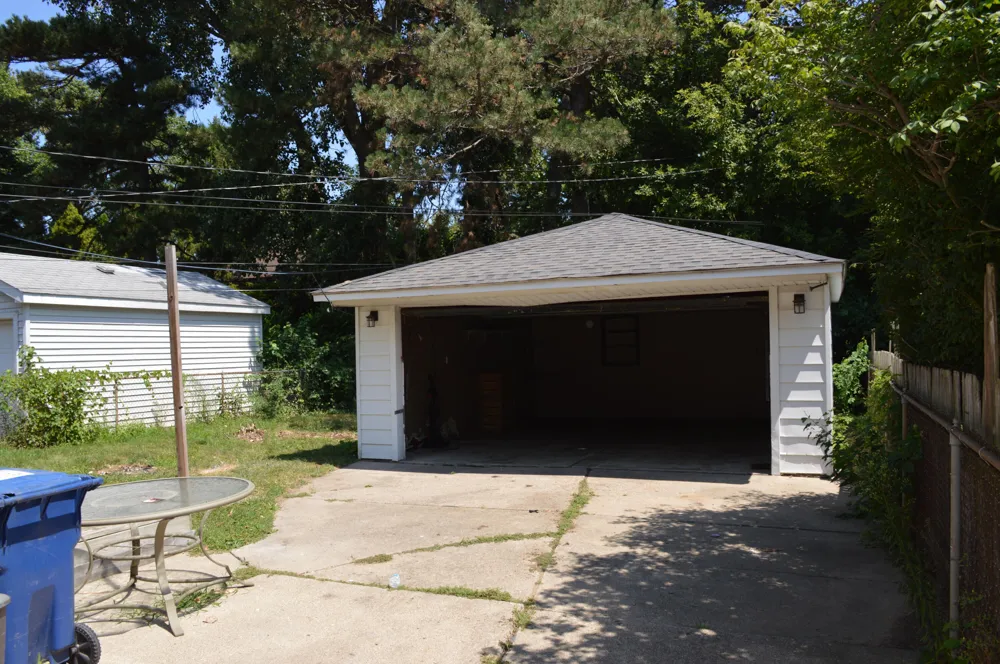 9968 Nathaline Avenue Redford, MI 48239