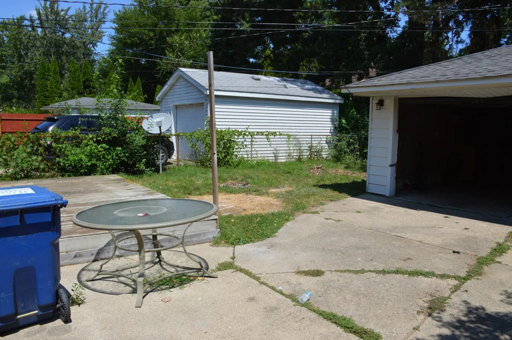 9968 Nathaline Avenue Redford, MI 48239