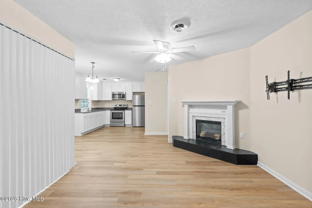 416 W Willis Landing Road Hubert, NC 28539