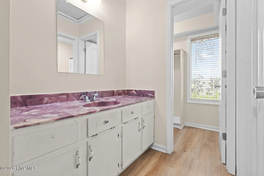 416 W Willis Landing Road Hubert, NC 28539