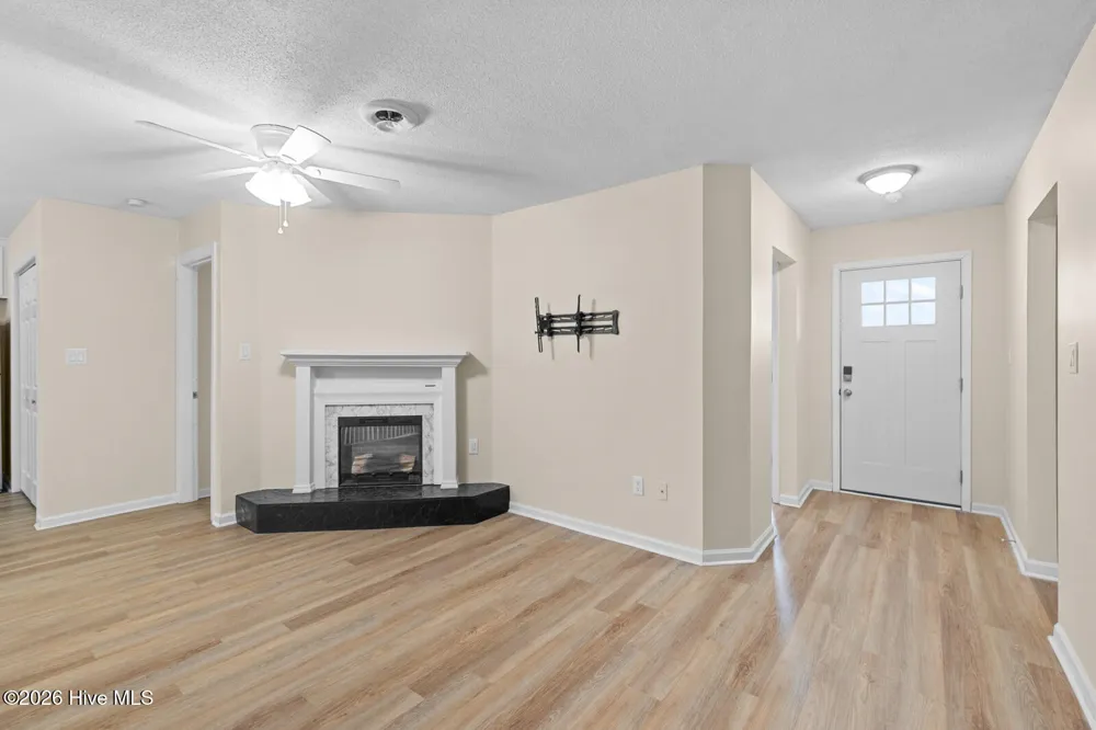 416 W Willis Landing Road Hubert, NC 28539