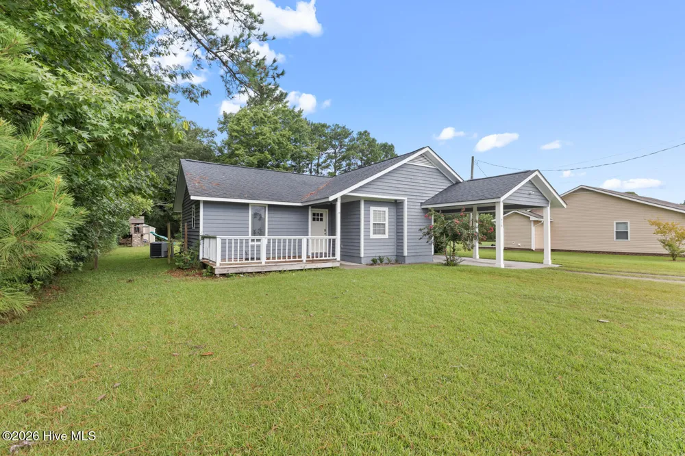 416 W Willis Landing Road Hubert, NC 28539