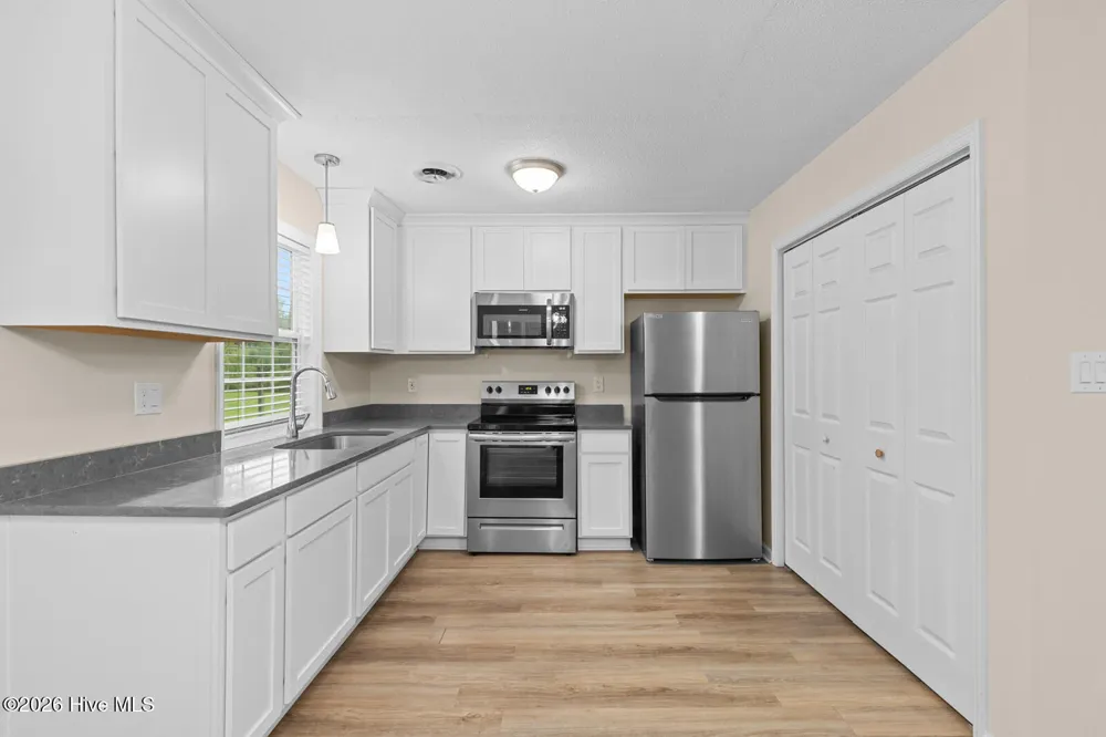 416 W Willis Landing Road Hubert, NC 28539