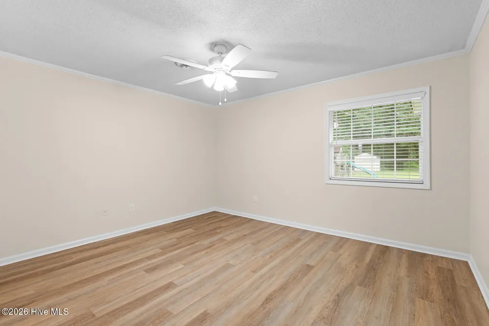 416 W Willis Landing Road Hubert, NC 28539