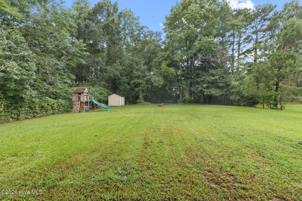416 W Willis Landing Road Hubert, NC 28539