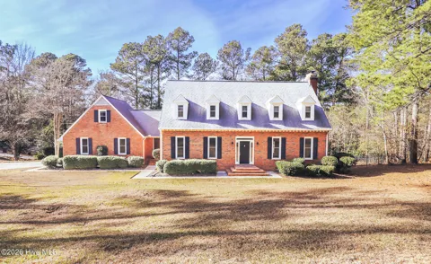 809 Houndslake Drive