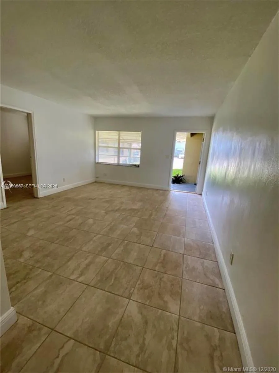 4141 SW 20th St #3 West Park, FL 33023