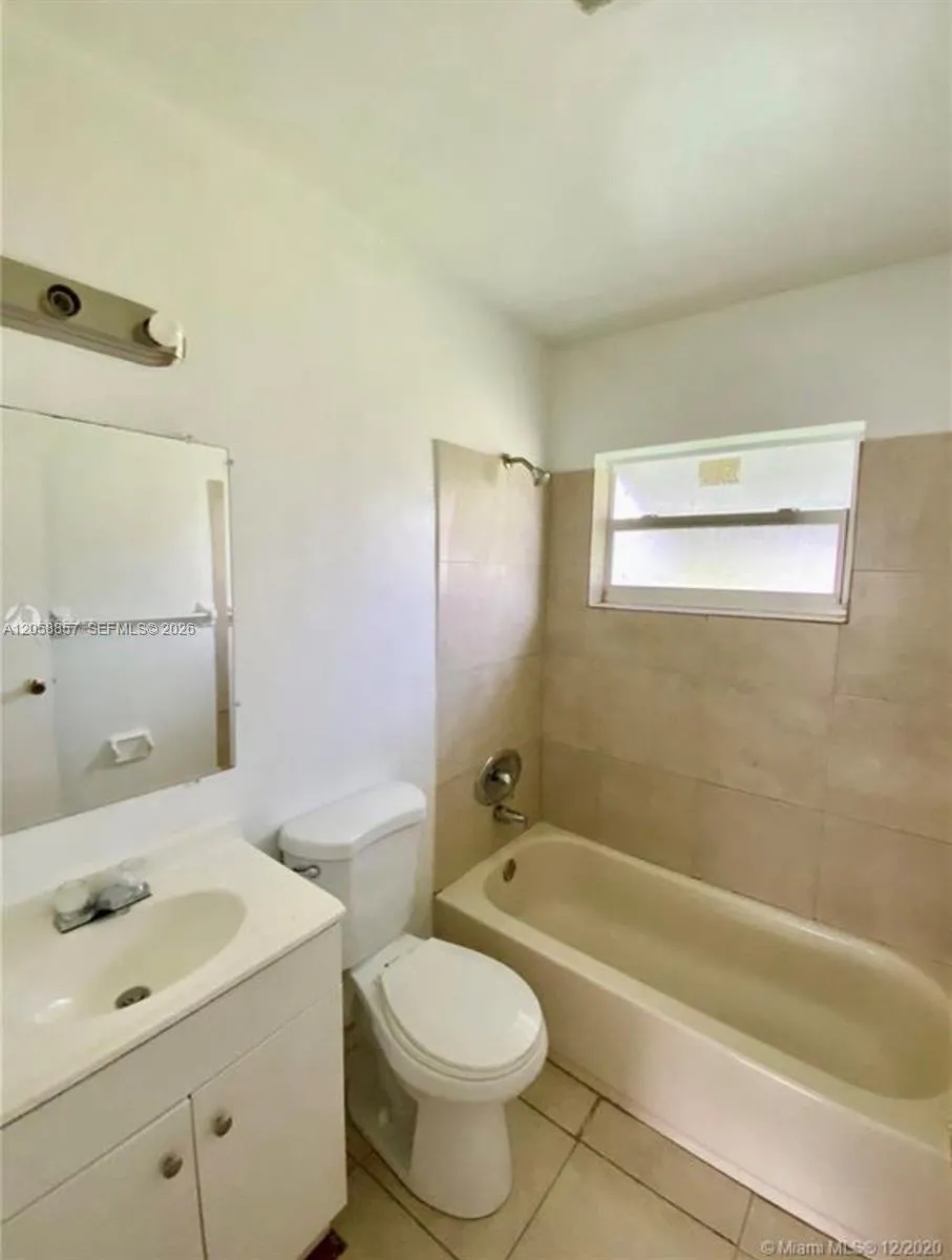 4141 SW 20th St #3 West Park, FL 33023