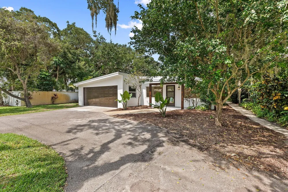 3615 INDIAN RIVER DRIVE E Vero Beach, FL 32963