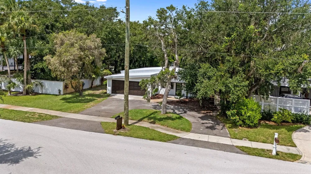 3615 INDIAN RIVER DRIVE E Vero Beach, FL 32963