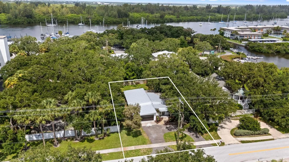 3615 INDIAN RIVER DRIVE E Vero Beach, FL 32963