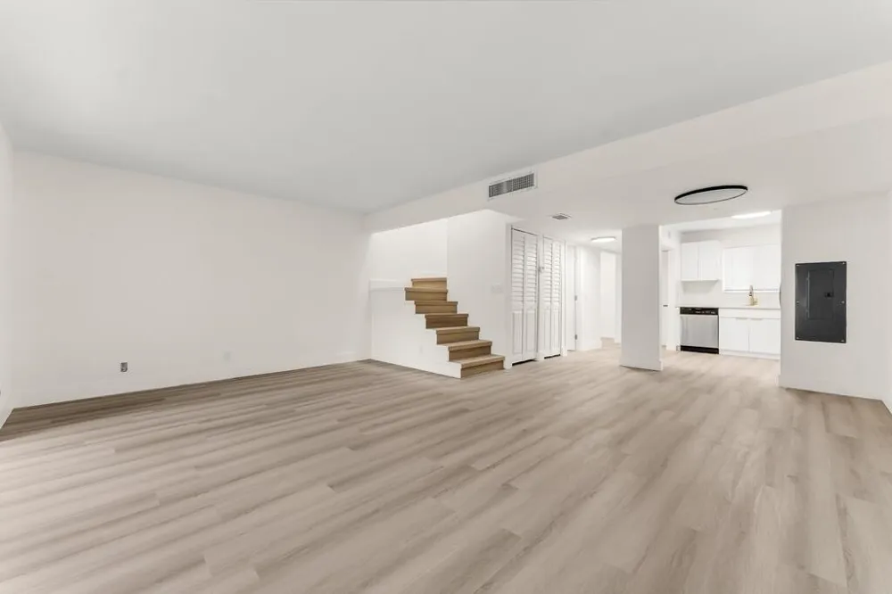 2701 34TH AVENUE #1D Hollywood, FL 33021