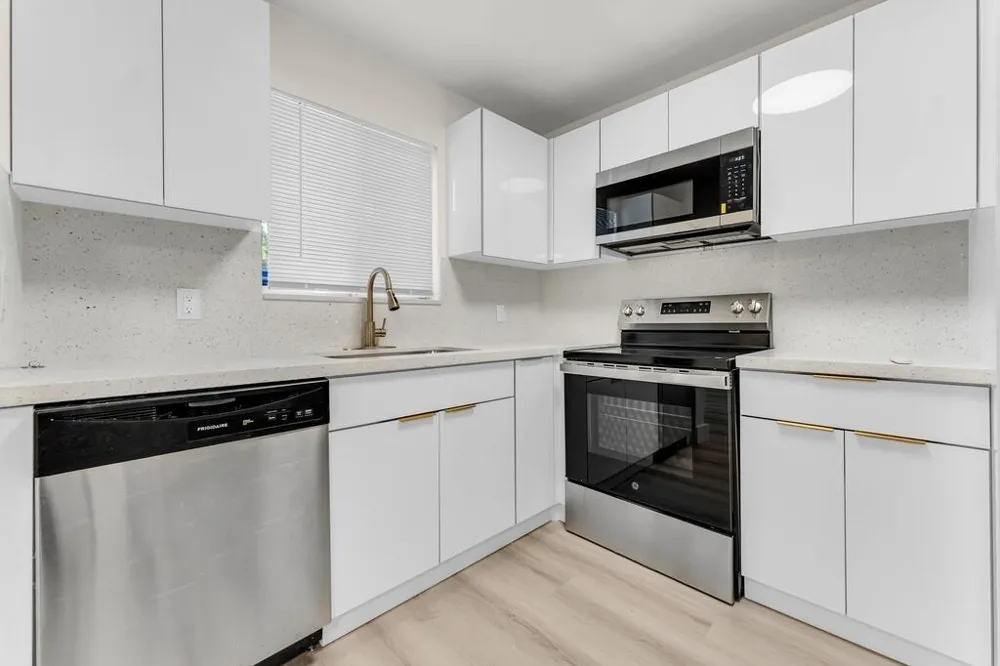 2701 34TH AVENUE #1D Hollywood, FL 33021