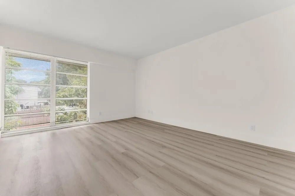 2701 34TH AVENUE #1D Hollywood, FL 33021