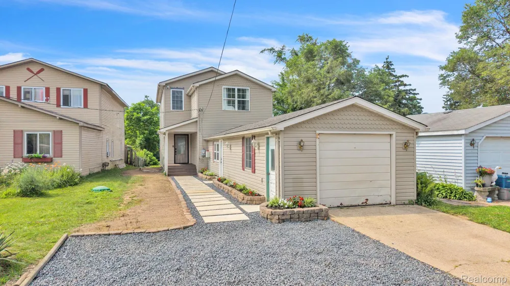 8963 Tackles Drive White Lake Charter Township, MI 48386