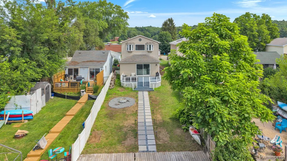 8963 Tackles Drive White Lake Charter Township, MI 48386