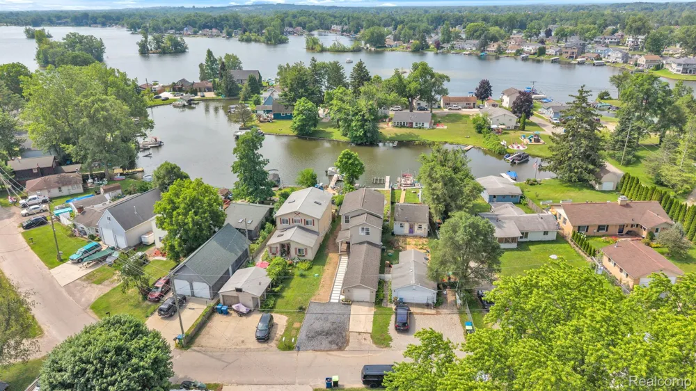 8963 Tackles Drive White Lake Charter Township, MI 48386
