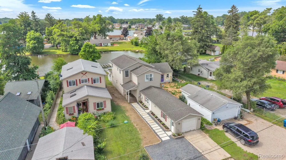 8963 Tackles Drive White Lake Charter Township, MI 48386