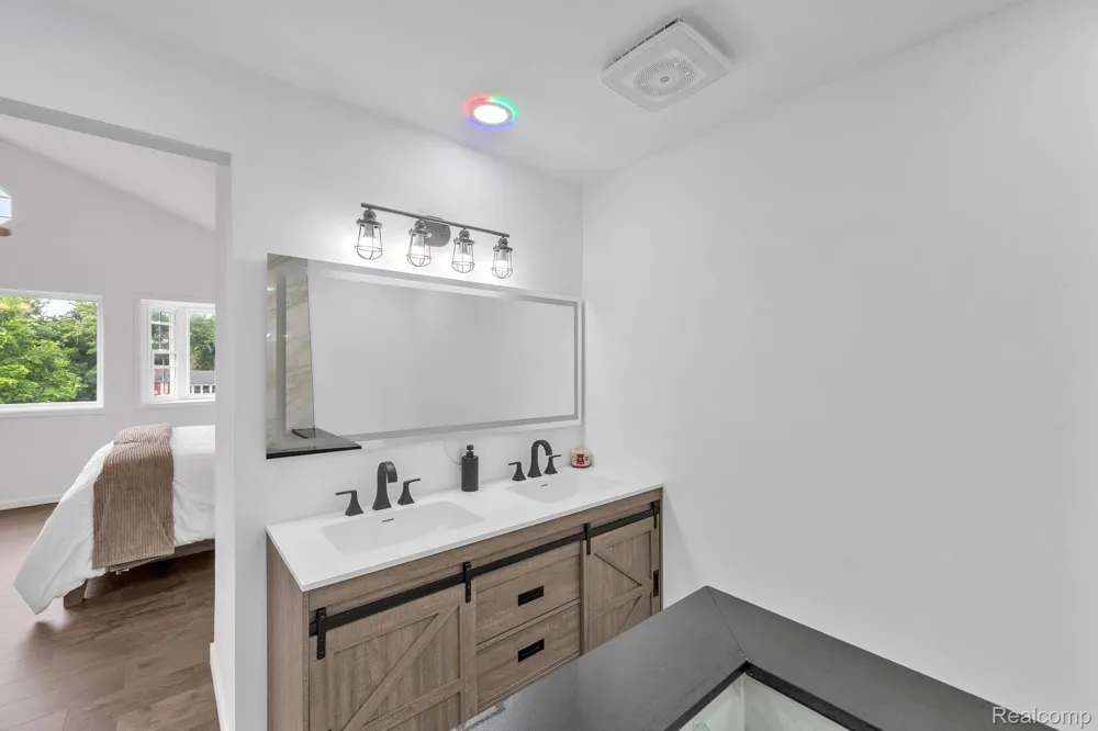 8963 Tackles Drive White Lake Charter Township, MI 48386