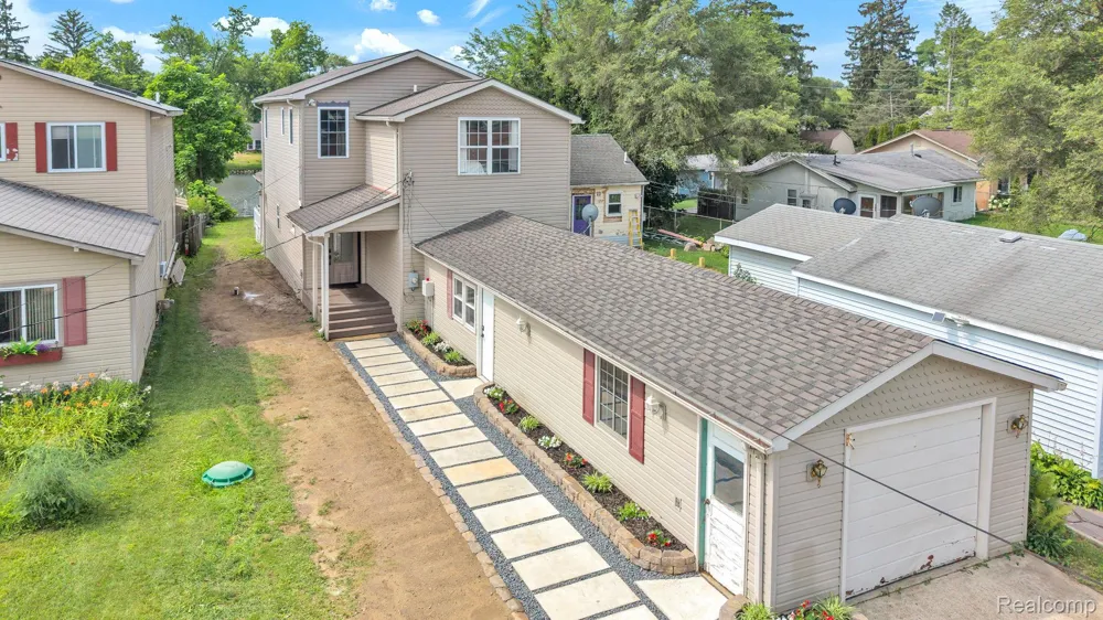8963 Tackles Drive White Lake Charter Township, MI 48386
