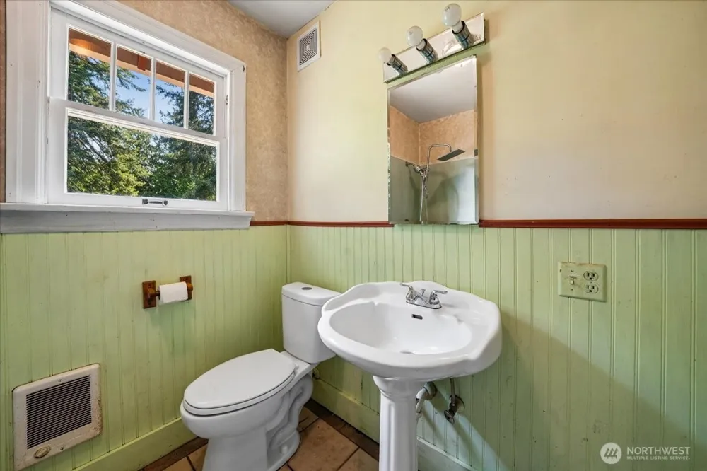 93 Cloquallum Road Elma, WA 98541