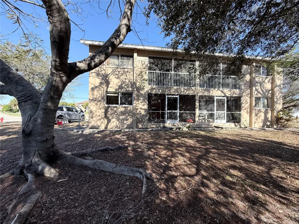 2845 MAGDALINA AVENUE #4 Punta Gorda, FL 33950