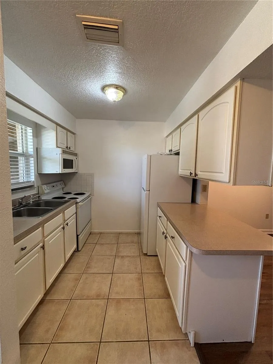 2845 MAGDALINA AVENUE #4 Punta Gorda, FL 33950