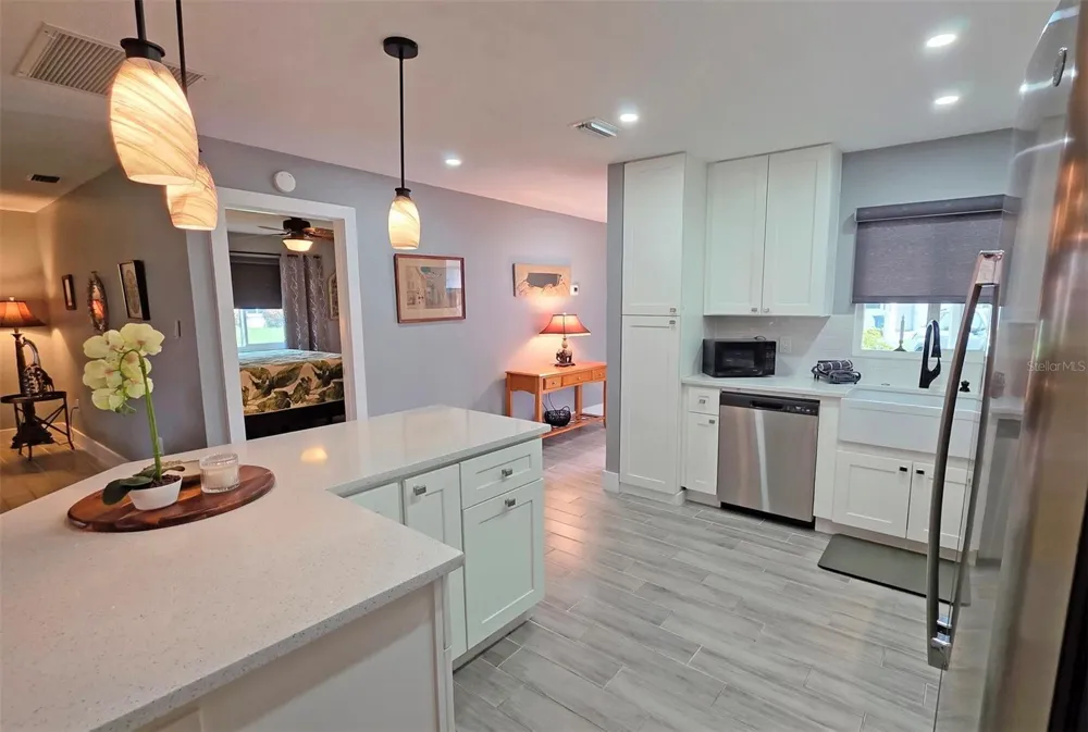 5468 RIVERBLUFF CIRCLE #V-40 Sarasota, FL 34231