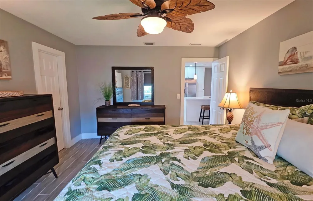 5468 RIVERBLUFF CIRCLE #V-40 Sarasota, FL 34231