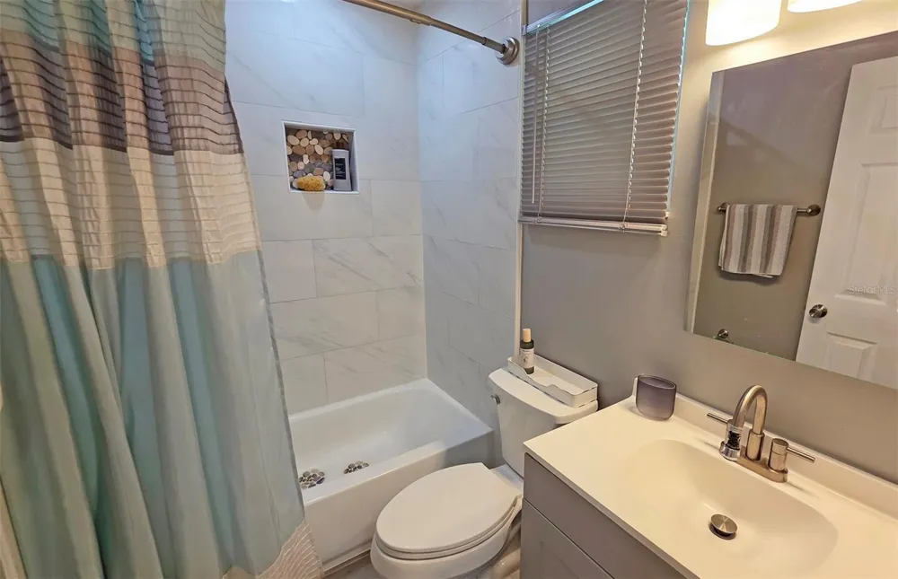5468 RIVERBLUFF CIRCLE #V-40 Sarasota, FL 34231