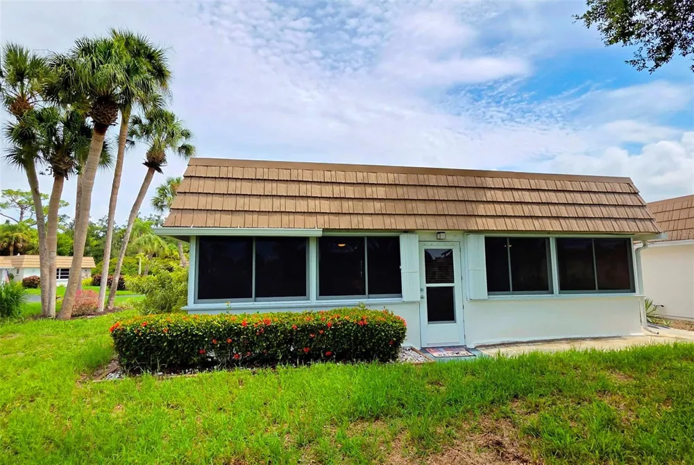 5468 RIVERBLUFF CIRCLE #V-40 Sarasota, FL 34231
