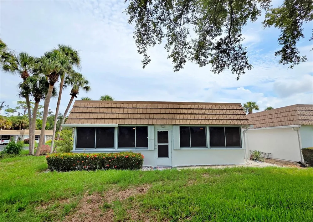 5468 RIVERBLUFF CIRCLE #V-40 Sarasota, FL 34231