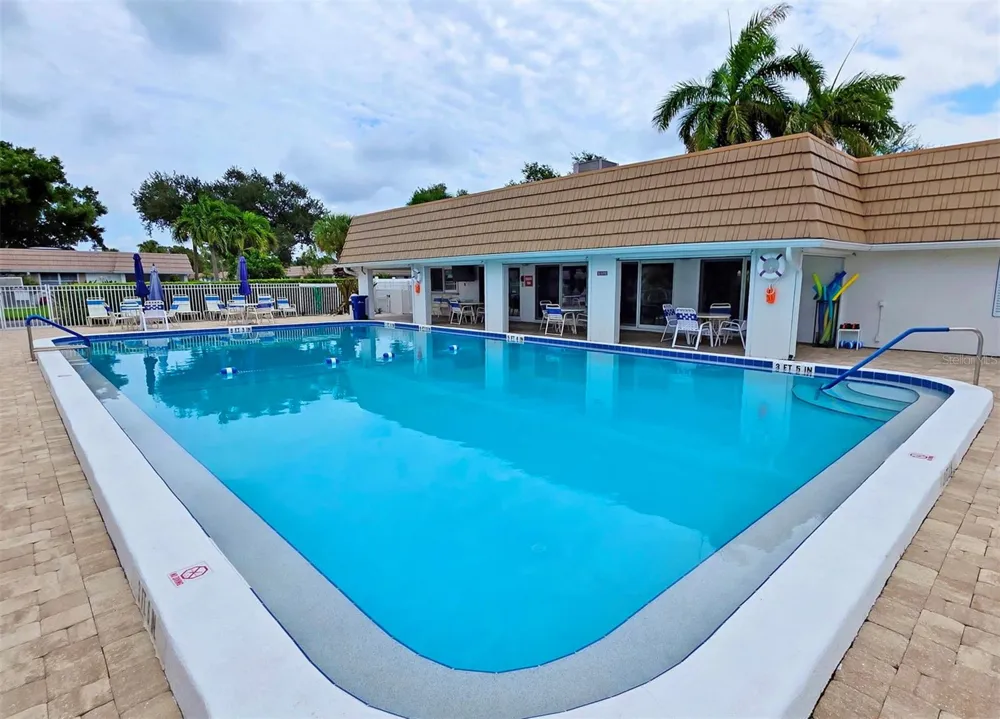 5468 RIVERBLUFF CIRCLE #V-40 Sarasota, FL 34231