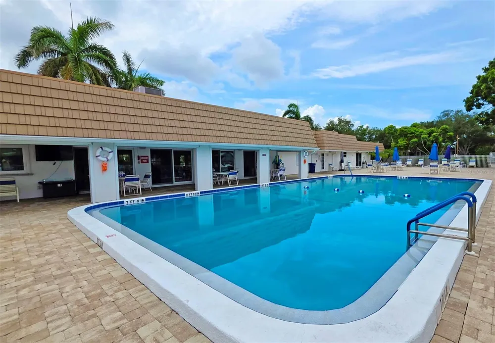 5468 RIVERBLUFF CIRCLE #V-40 Sarasota, FL 34231