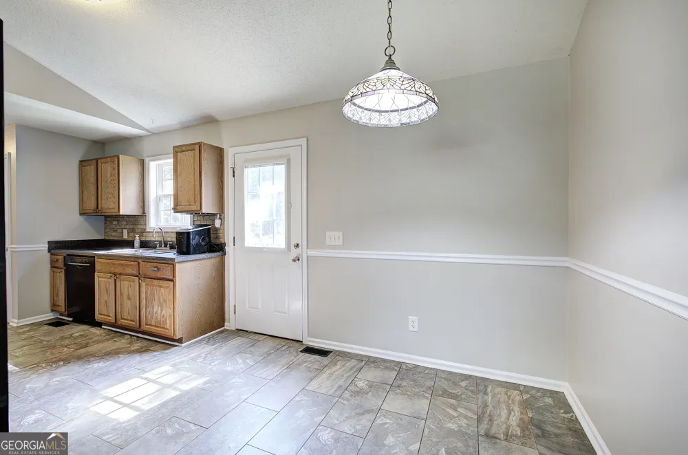 49 Indian Hills DR Rydal, GA 30171