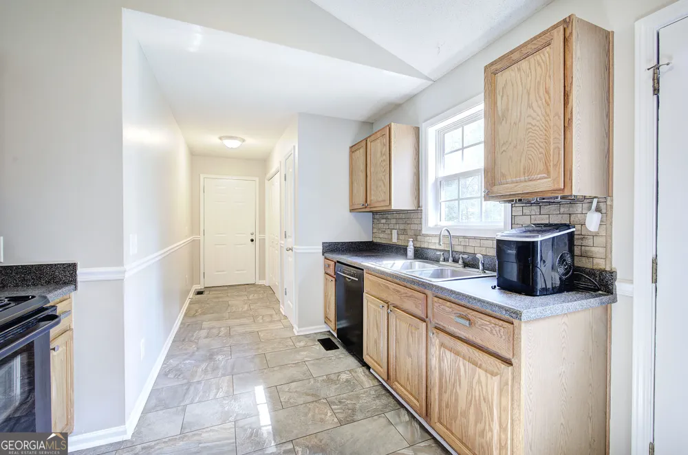 49 Indian Hills DR Rydal, GA 30171