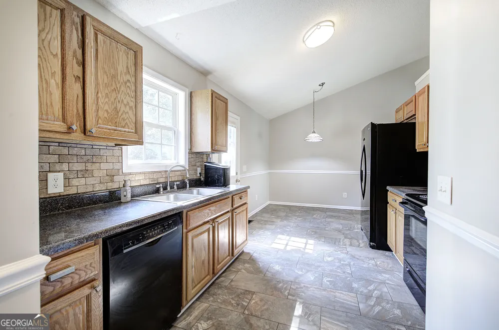 49 Indian Hills DR Rydal, GA 30171