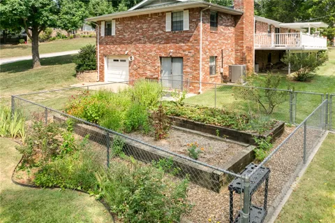 6 Hawthorne Cove