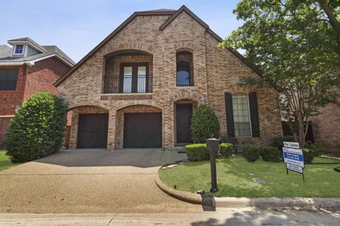 3240 Forestbrook Drive