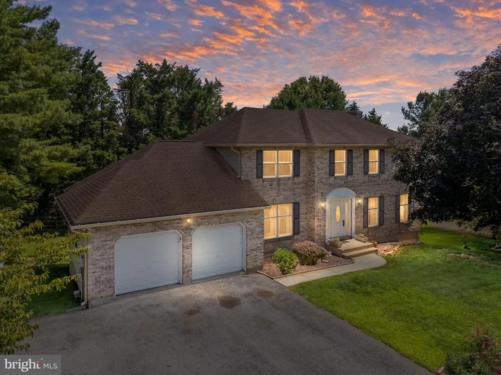 119 E WILKERDEAN DRIVE E Newark, DE 19711