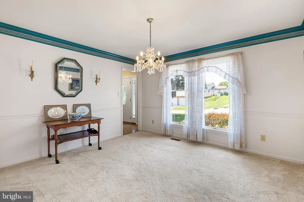 119 E WILKERDEAN DRIVE E Newark, DE 19711