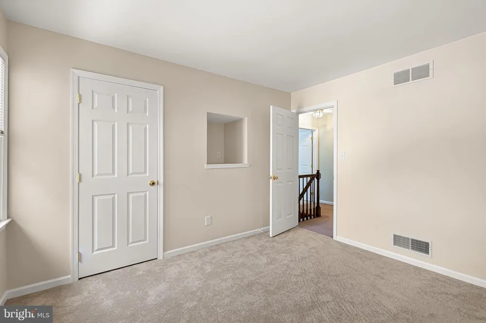 119 E WILKERDEAN DRIVE E Newark, DE 19711
