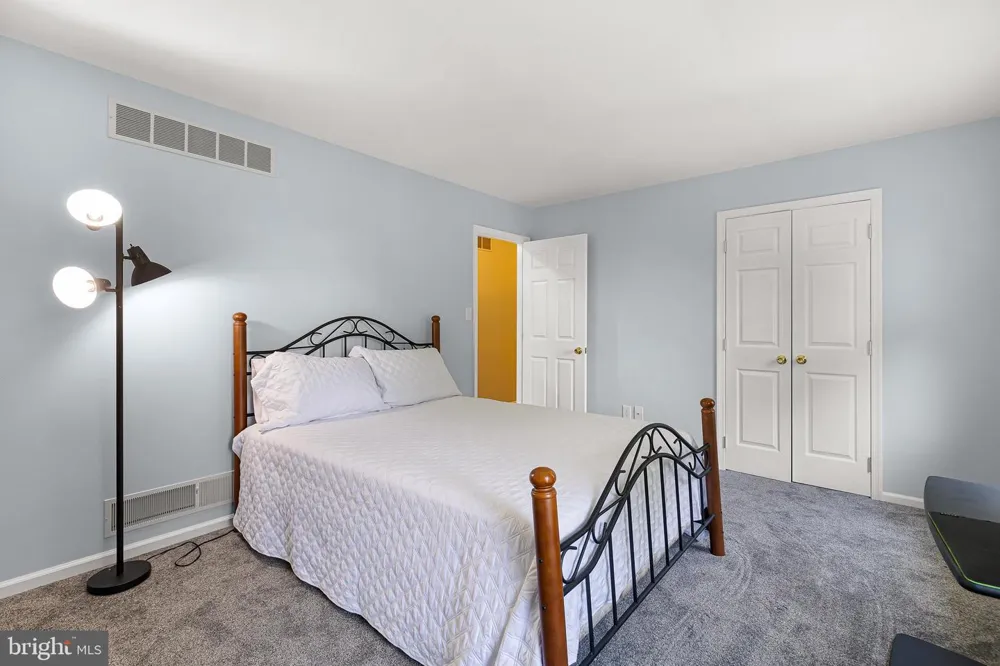 119 E WILKERDEAN DRIVE E Newark, DE 19711