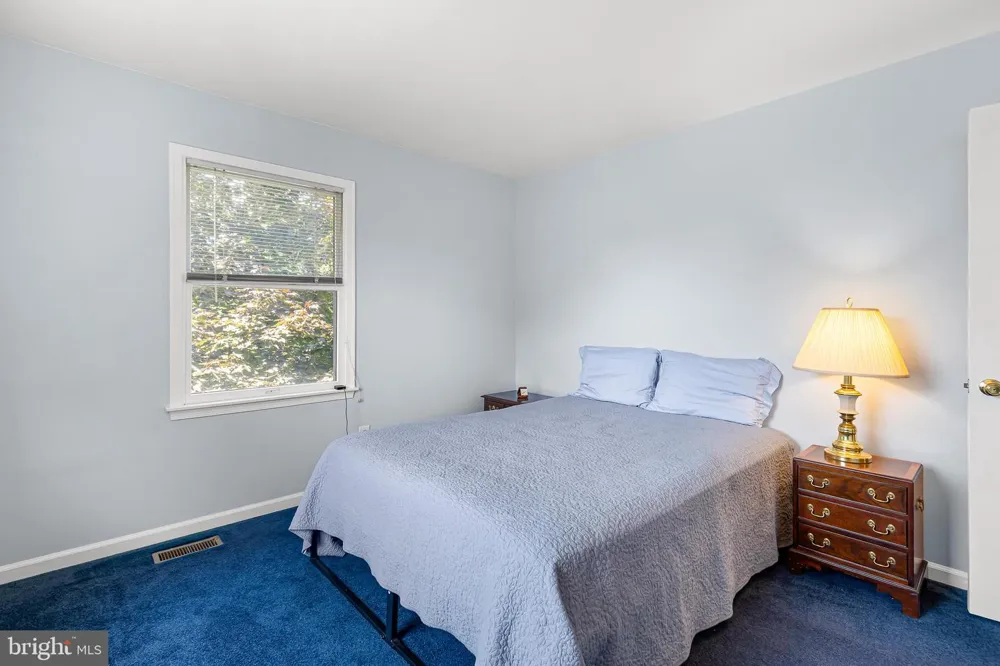 119 E WILKERDEAN DRIVE E Newark, DE 19711