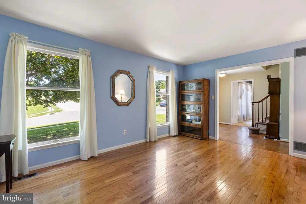 119 E WILKERDEAN DRIVE E Newark, DE 19711